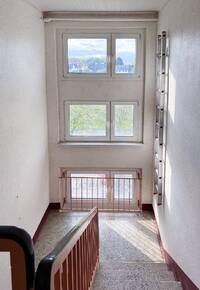 Blick von der Wohnungstür in den Hausflur Blick von der Wohnungstür in den Hausflur