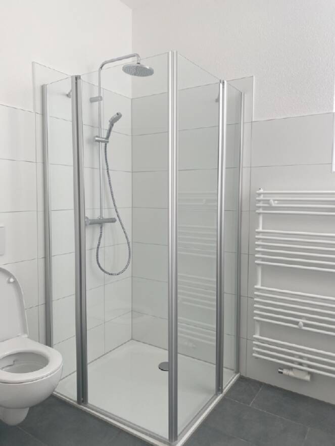 Bad mit Dusche Bad mit Dusche