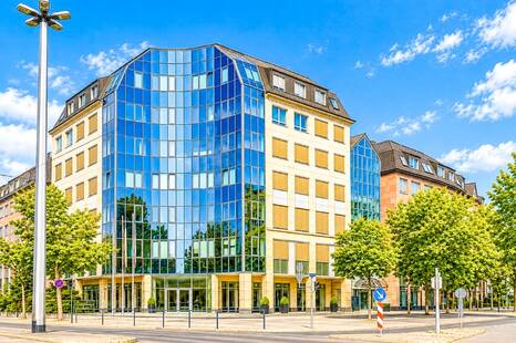 Vielseitige Gewerbehalle mit separatem Lieferzugang!