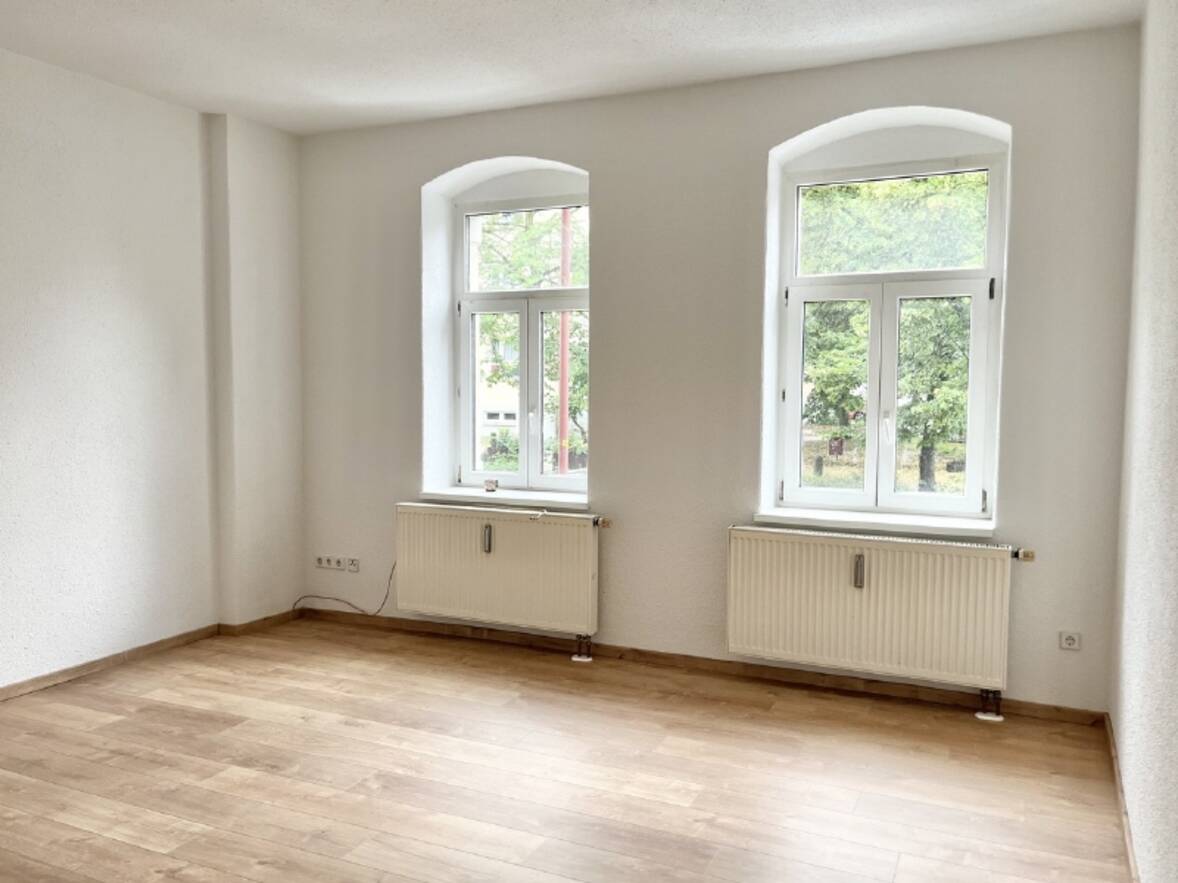 Wohnen (Bild vom Erdgeschoss) Wohnen (Bild vom Erdgeschoss)