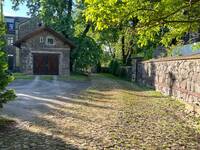 Garage am Ostfl&uuml;gel (2)