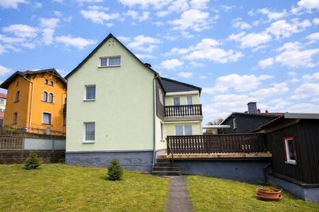 Hier ist viel Platz! Ein- bis Zweifamilienhaus mit gro&szlig;er Garage und Ferienwohnung