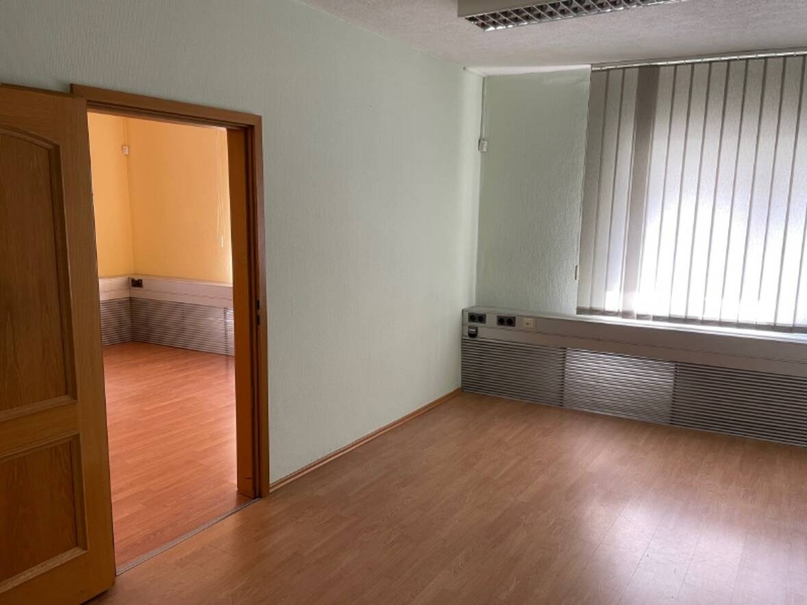 Büro Flachbau West (Beispiel) Büro Flachbau West (Beispiel)