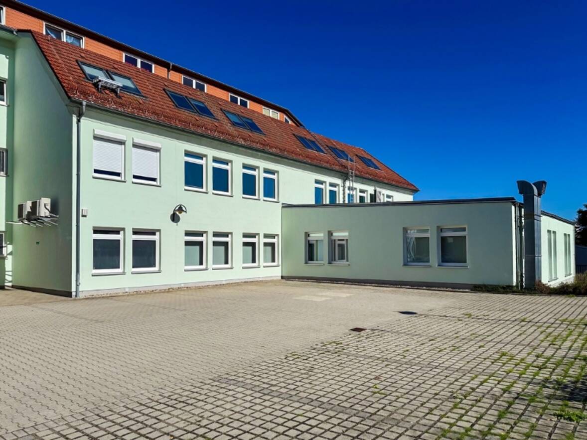Im Hof (2)
