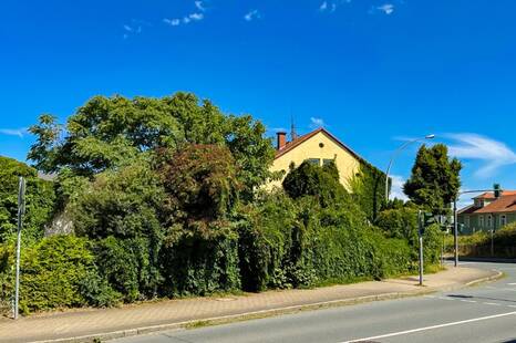 Dreifamilienhaus mit gr&uuml;nem Versteck!